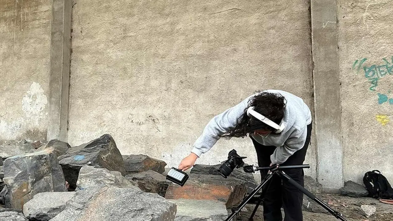 La Fundaci&oacute;n Cerezales Antonino y Cinia (FCAYC) acoger&aacute; este viernes 24 de julio el estreno de &lsquo;Monta&ntilde;as raras&rsquo;, una obra audiovisual de car&aacute;cter experimental creada por la artista leonesa Laura Tabar&eacute;s como resultado de la residencia de investigaci&oacute;n &lsquo;Nudo/Knot&rsquo;.