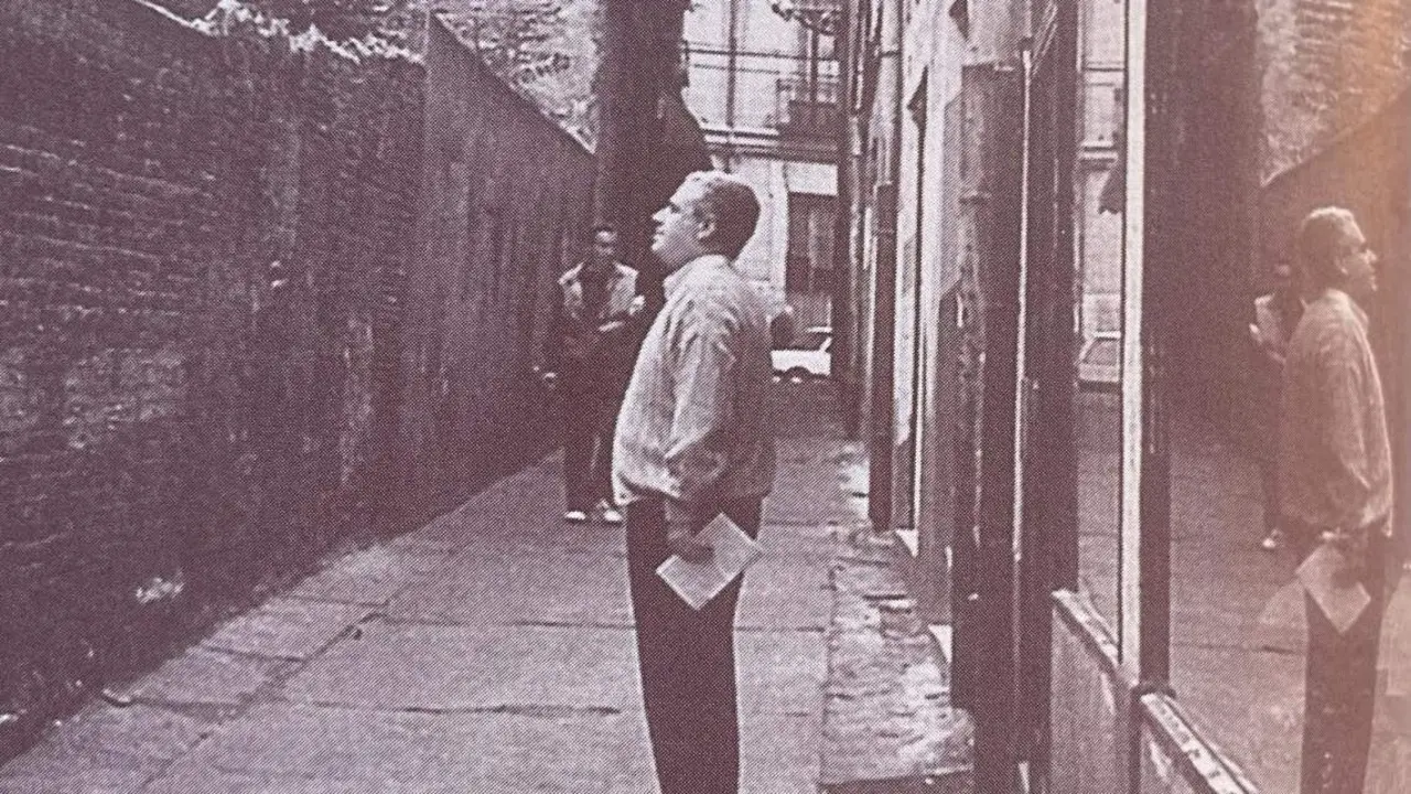 cesar_observando_la_parte_posterior_del_palacio_de_conde_luna