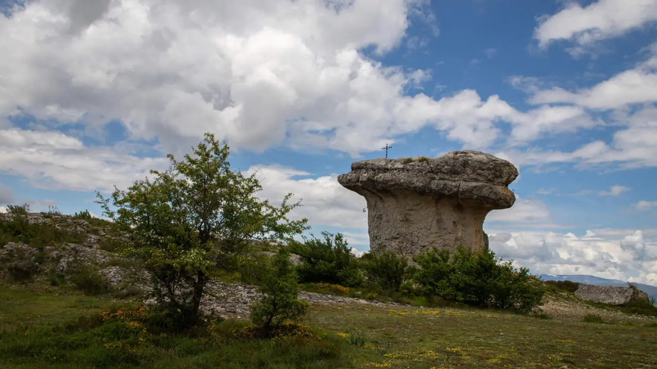 Pe&ntilde;a Mesa en el monumento natural de Las Tuerces en Villaescusa de la Torres (Palencia)