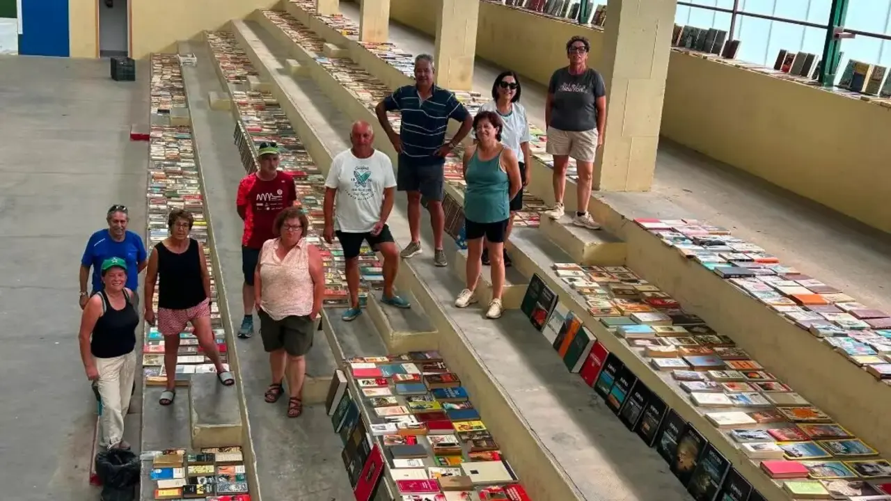 El evento literario 'Cascada de palabras' ofrecer&aacute; este s&aacute;bado y ma&ntilde;ana 6.000 ejemplares en intercambio y contar&aacute; con la escritora Noem&iacute; Sabugal y la fil&oacute;loga Soledad Carnicer. Foto: Asociaci&oacute;n Cultural El Monte.