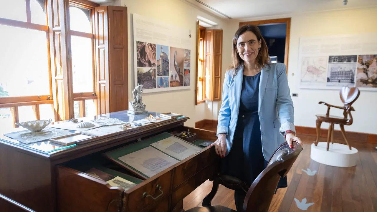 Sandra Guaita en una visita al Museo Casa Botines Gaud&iacute; en el mes de mayo