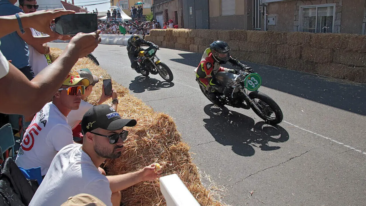 Gran Premio de Velocidad Ciudad de La Ba&ntilde;eza, Cl&aacute;sicas 2T. Foto: Peio Garc&iacute;a