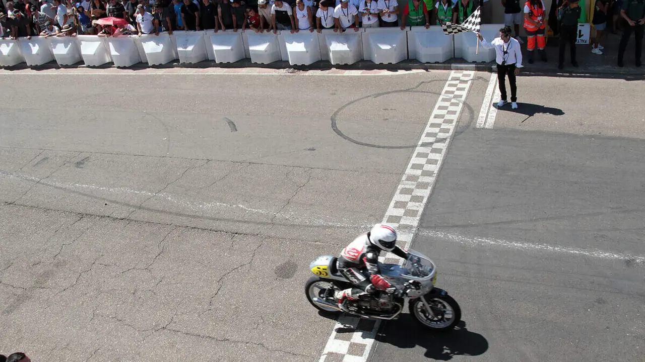Gran Premio de Velocidad Ciudad de La Ba&ntilde;eza; en la imagen, competici&oacute;n de Eurotwins