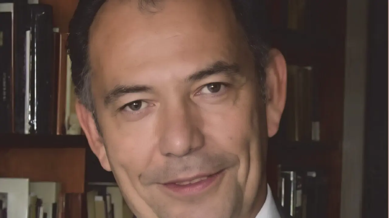 El poeta leon&eacute;s Manuel Ballesteros en una imagen de archivo.