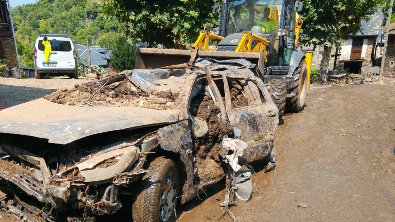 &uacute;ltimo coche Mancanedo (002)