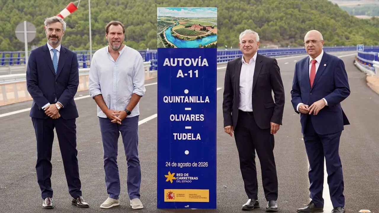 El ministro de Transportes y Movilidad Sostenible, &Oacute;scar Puente, preside la puesta en servicio de dos nuevos tramos de la Autov&iacute;a del Duero, A-11, entre Tudela de Duero y Quintanilla de Arriba, en la provincia de Valladolid