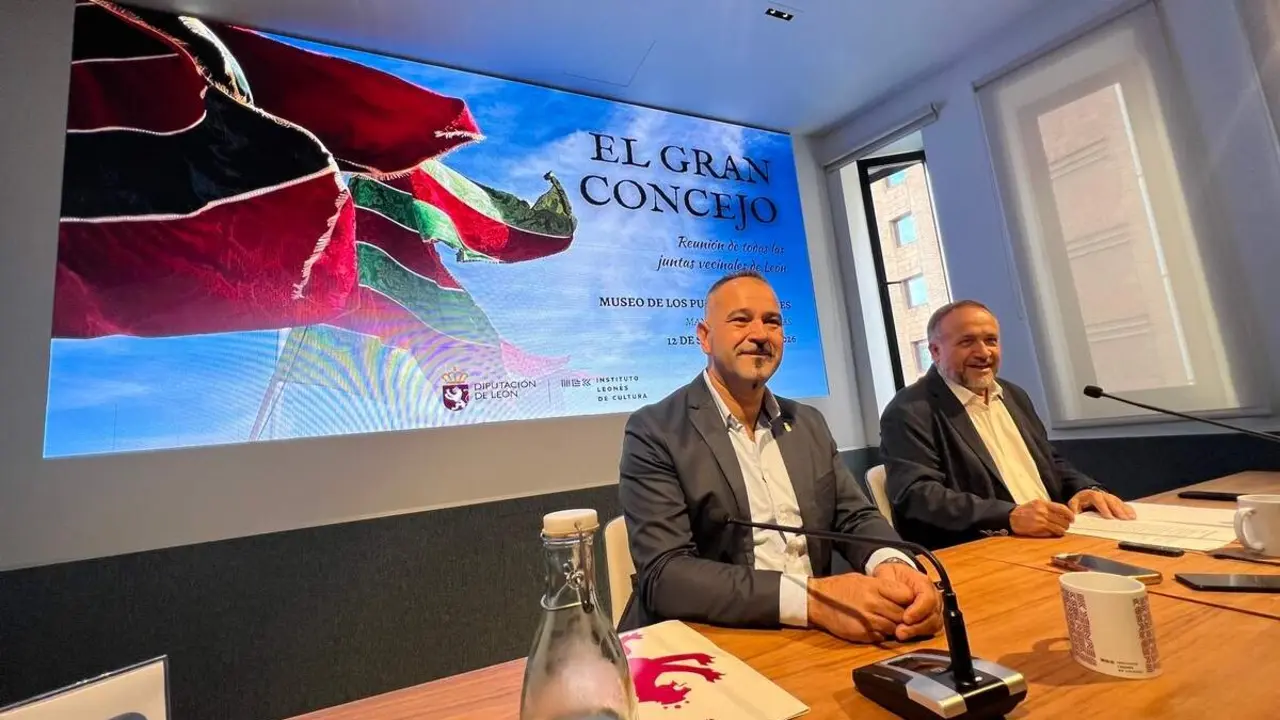 El presidente de la Diputaci&oacute;n de Le&oacute;n, Gerardo &Aacute;lvarez Courel y el diputado de Cultura, Arte y Patrimonio, Emilio Mart&iacute;nez presentan el evento 'El Gran Concejo'