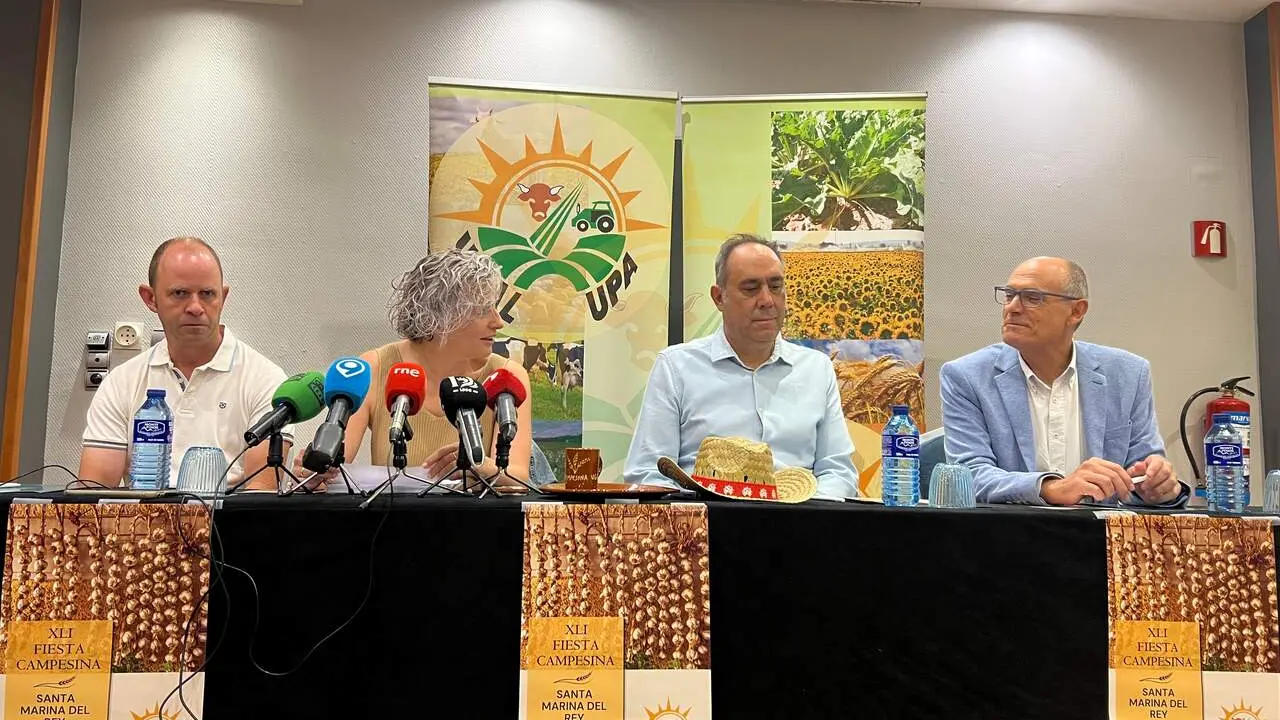 Presentaci&oacute;n de la Fiesta Campesina que organiza la Uni&oacute;n de Ganaderos y Agricultores de Le&oacute;n, UGAL, con la asistencia de la secretaria general, Sonia Castro, y el alcalde de Santa Marina del Rey, Francisco Javier &Aacute;lvarez