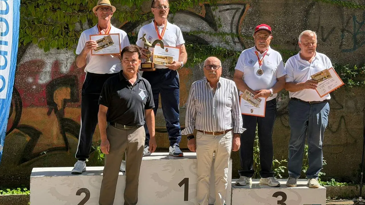 El Campeonato de Espa&ntilde;a de Bolo Leon&eacute;s re&uacute;ne en la bolera de San Marcos a 70 participantes. Fotos: Ayto. Le&oacute;n.