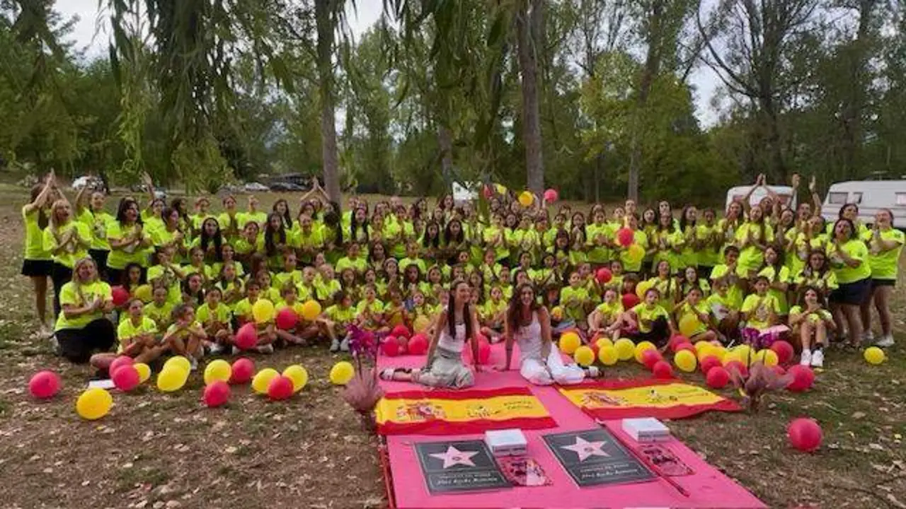 El Club Ritmo atrae a 130 ni&ntilde;as de 6 a 17 a&ntilde;os a La Vecilla para disfrutar del campus de gimnasia r&iacute;tmica decano en Espa&ntilde;a. Foto: Club Ritmo.