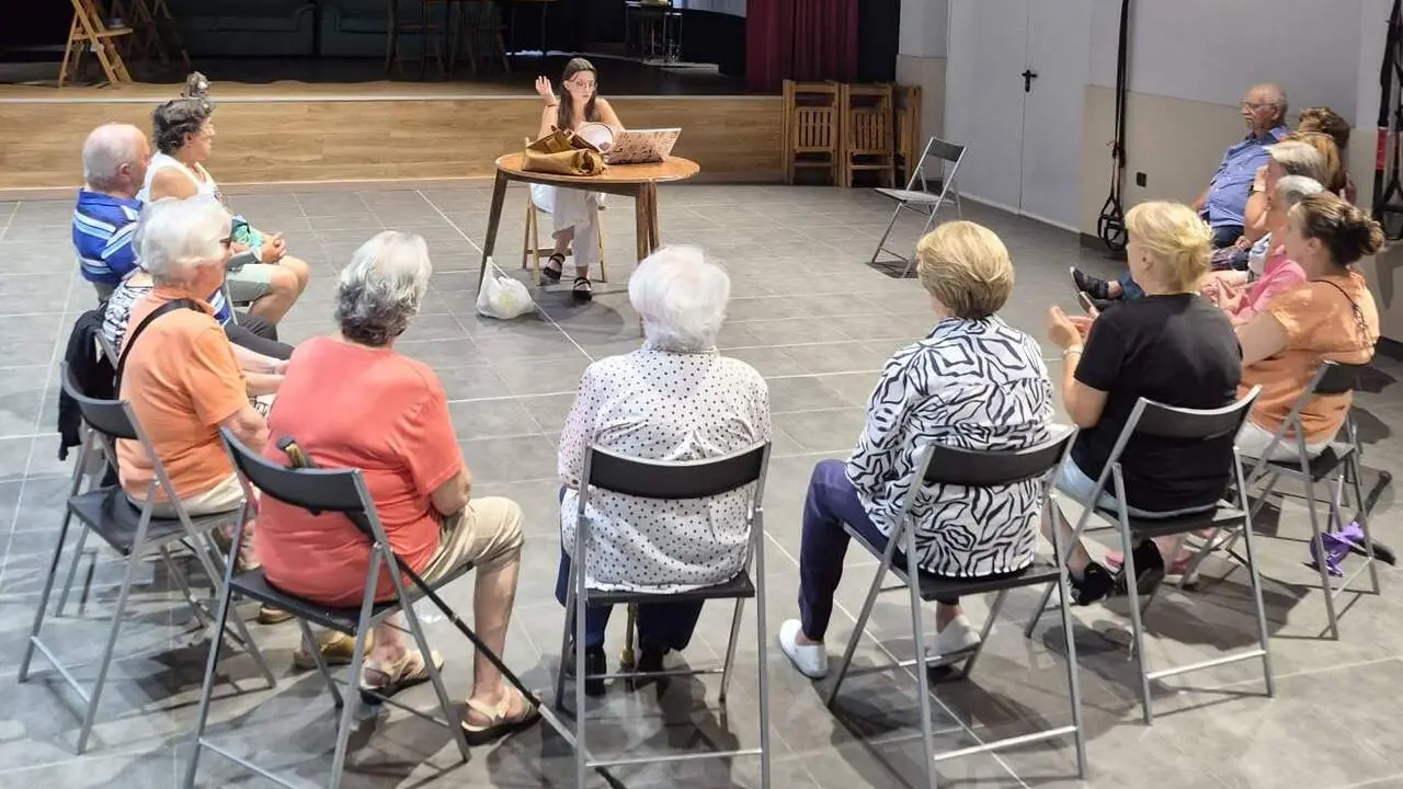Filand&oacute;n con personas mayores de San Rom&aacute;n