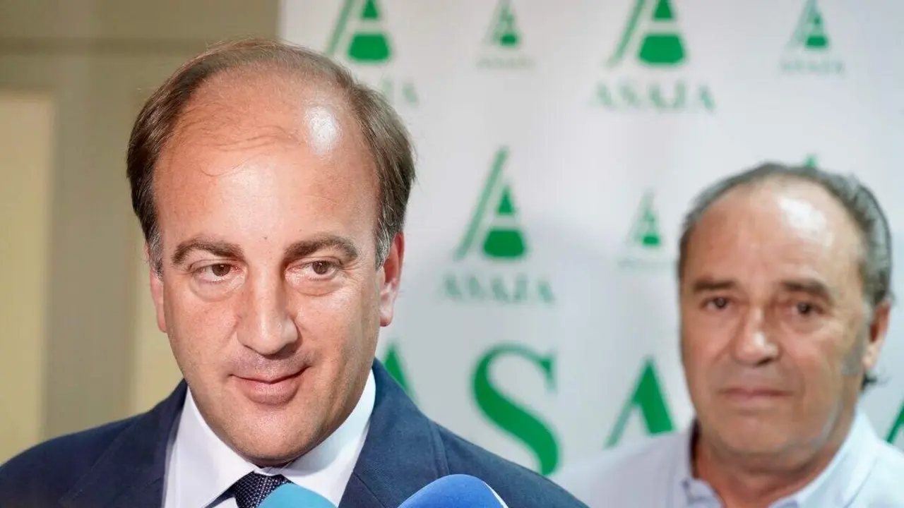 El consejero de Agricultura, Ganader&iacute;a, Medio Rural y Pol&iacute;tica Ambiental, Joaqu&iacute;n Antonio Pino, clausura la Asamblea General de Asaja Valladolid