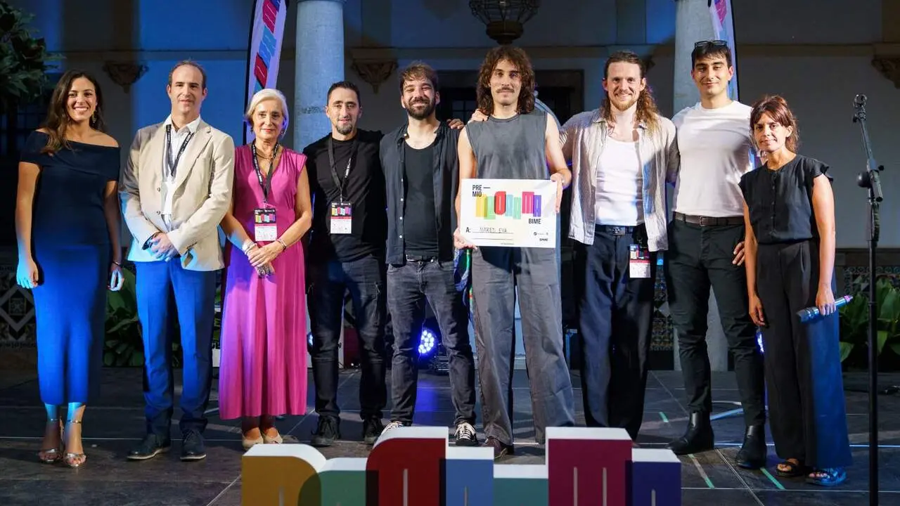 La banda leonesa regresa del Neorama de Granada con el Premio BIME y el Premio Fundaci&oacute;n SGAE: "El trabajo de estos &uacute;ltimos a&ntilde;os est&aacute; empezando a conectar con la gente adecuada".