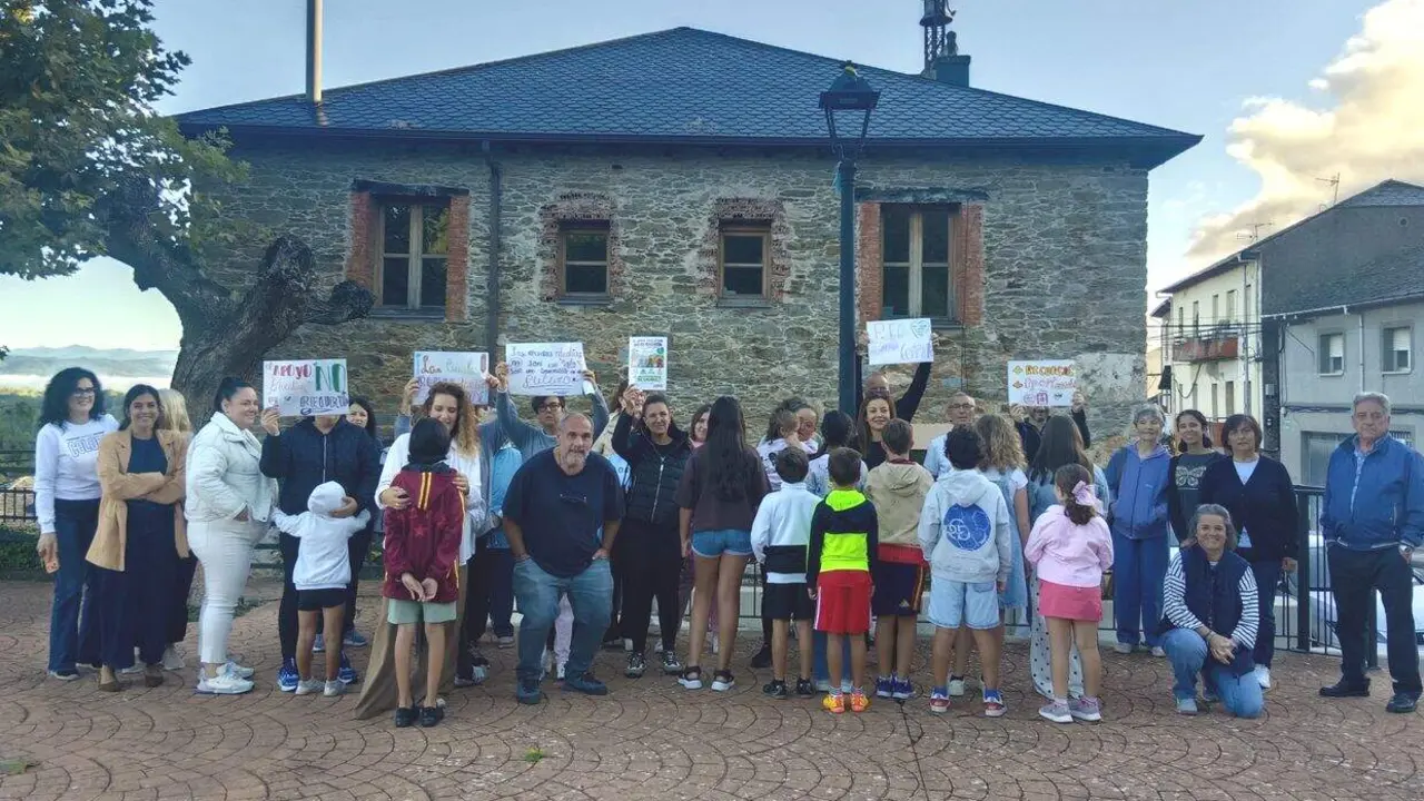 Los alumnos de Priaranza del Bierzo y Carucedo (Le&oacute;n) no entrar&aacute;n a las aulas hasta que Educaci&oacute;n &ldquo;garantice una educaci&oacute;n adecuada&rdquo;