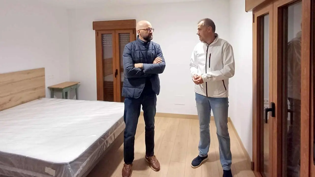 Villaman&iacute;n convierte dos edificios municipales en tres viviendas de alquiler social. La actuaci&oacute;n, financiada con 361.700 euros por el Instituto para la Transici&oacute;n Justa, busca ampliar el parque residencial y favorecer la permanencia de poblaci&oacute;n en la Monta&ntilde;a Central.