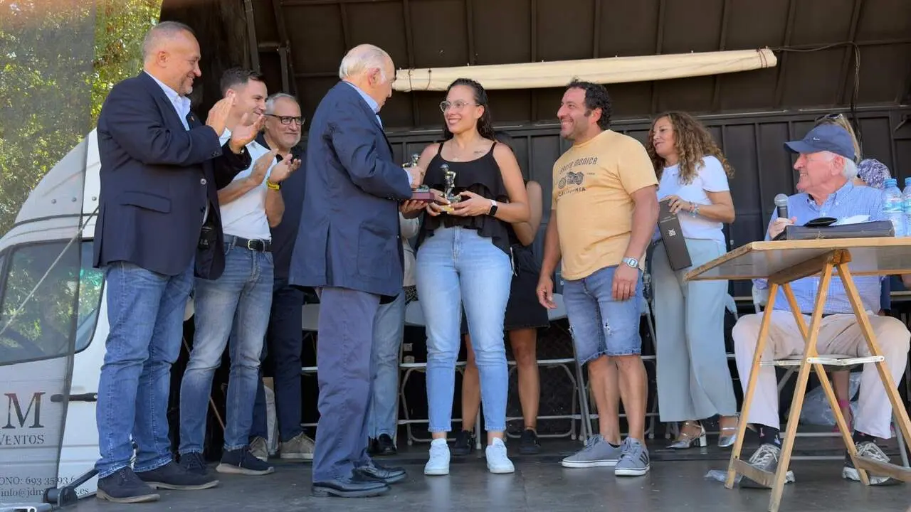 El XLVI Concurso Nacional de Entibadores de la capital del Bierzo Alto cont&oacute; este s&aacute;bado con la hist&oacute;rica participaci&oacute;n de una mujer.