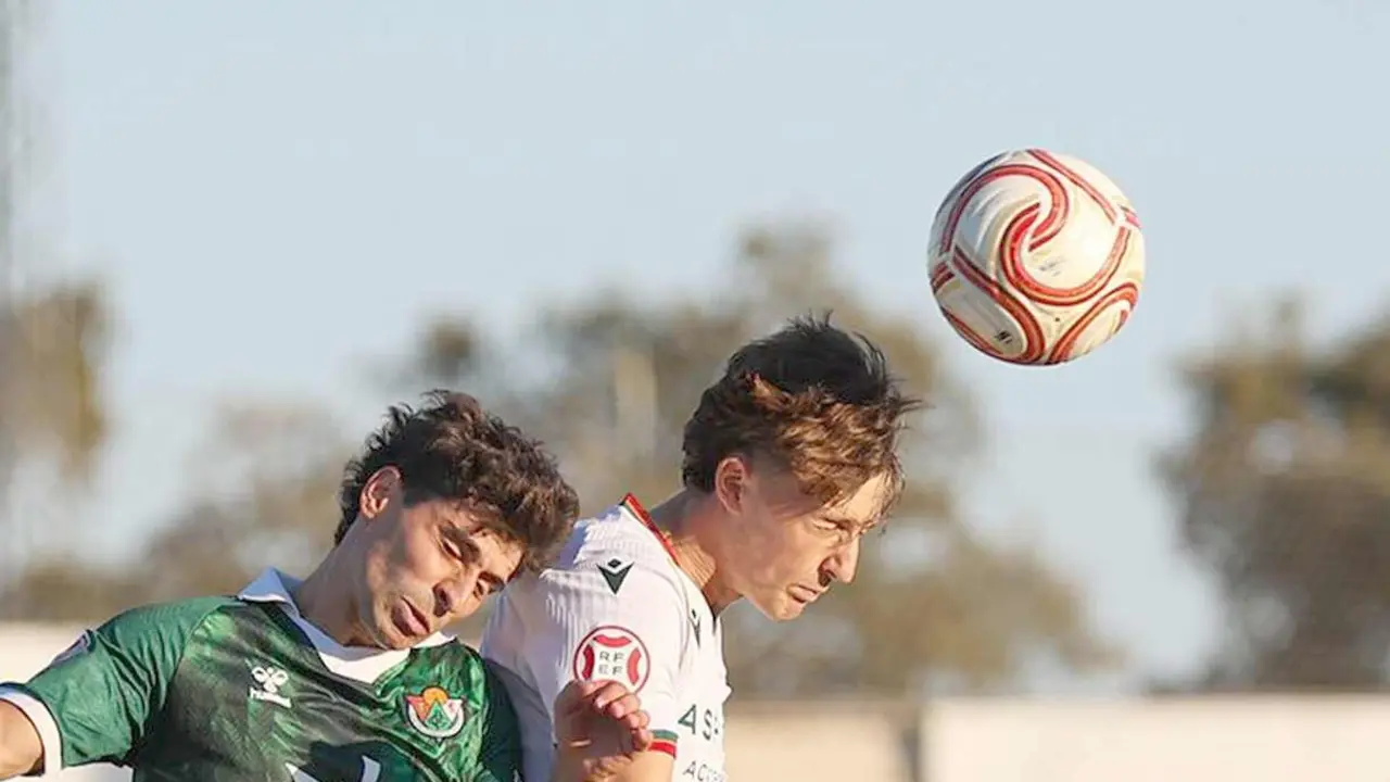 La Cultural cae en C&aacute;ceres v&iacute;ctima de su falta de f&uacute;tbol y de gol. El equipo de Jandro Castro pierde por 1-0 ante el Cacere&ntilde;o tras un partido espeso y sin un solo disparo entre los tres palos.