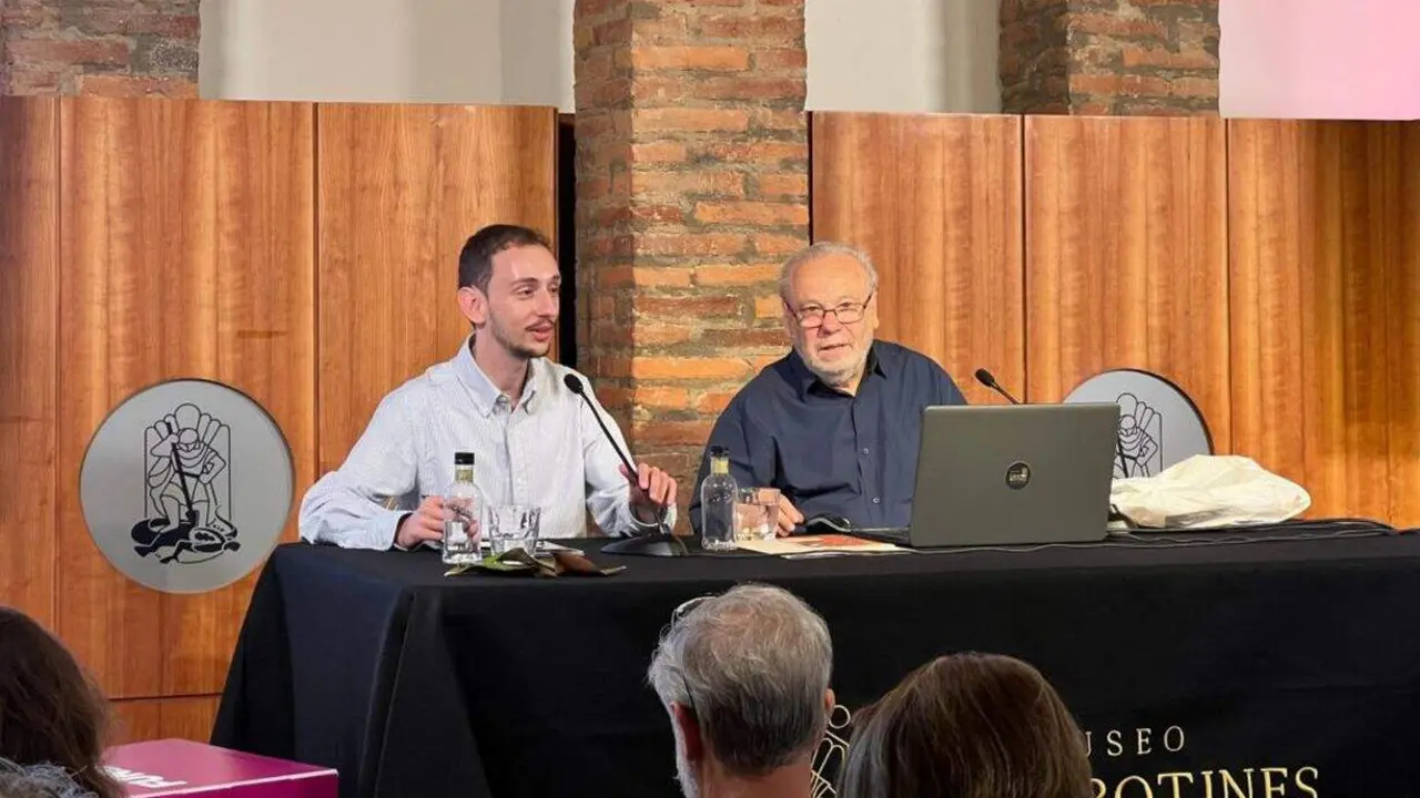 Carlos Varela y Luis Gueilburt, comisarios de la exposici&oacute;n &lsquo;Gaud&iacute; y la Ciudad Moderna&rsquo;