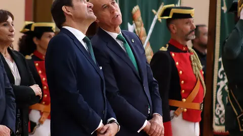 El jefe de la XII Zona de la Guardia Civil, general de Brigada Jos? Antonio Fern?ndez de Luz de las Heras, y el delegado del Gobierno, Nicanor Sen, presiden la celebraci?n de la Virgen del Pilar en Le?n, al que asisten tambi?n el alcalde, Jos? Antonio Diez y el consejero de Medio Ambiente, Vivienda y Ordenaci?n del Territorio, Juan Carlos Su?rez-Qui?ones