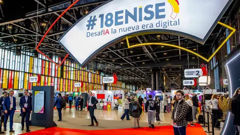 Bajo el lema ‘DesafIA la nueva era digital’, el evento aborda los desafíos y oportunidades del sector, con un foco especial en la inteligencia artificial