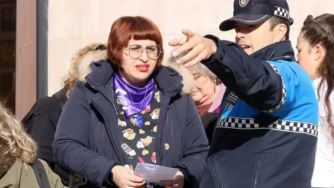 M?s de un centenar de personas acuden a la manifestaci?n en Le?n convocada por la agrupaci?n estatal de mujeres y colectivos feministas La Fuerza de las Mujeres
