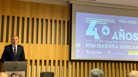 La Fundación de Familias Monoparentales Isadora Duncan de León celebró este miércoles su 40 aniversario en un acto en el que la entidad estuvo arropada por numerosas instituciones y representantes de organizaciones vinculadas al ámbito social. Fotos: Campillo | Ayto. León