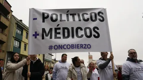El Bierzo sale a la calle en defensa de la sanidad. 15.000 personas rechazan la actual situación sanitaria en la comarca (26)