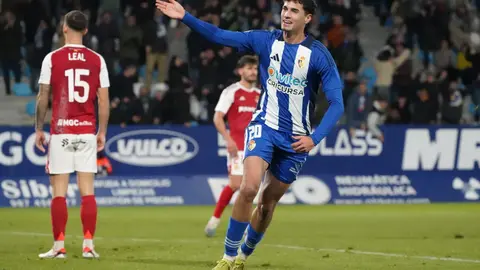 El equipo berciano ofrece su mejor versión, tumba al Nástic con autoridad, y mira a lo alto de la clasificación.