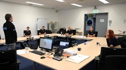 La astronauta leonesa Sara García avanza en su duro proceso de formación el Centro Europeo de Astronautas de Colonia, en Alemania.