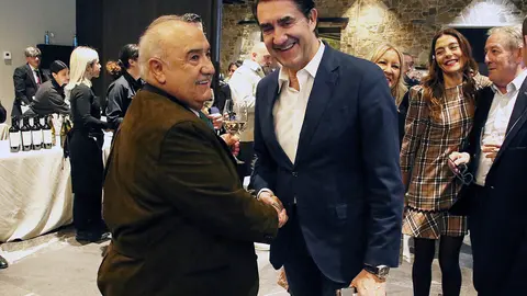 Dos centenares de personas completan el aforo de la Finca Valdemora de La Bañeza para degustar el menú elaborado por los 21 cocineros con Estrella Michelín de la Comunidad.