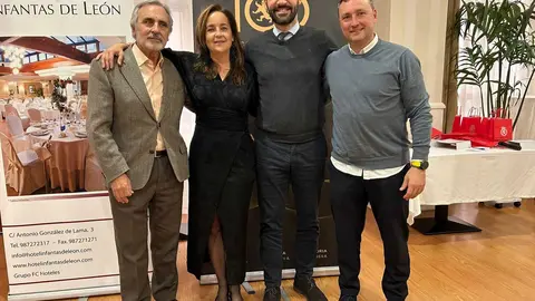 La Cultural y Deportiva Leonesa ha celebrado este jueves su tradicional comida de Navidad con los mejores deseos y una apuesta de trabajo y esfuerzo común de cara al nuevo año.
