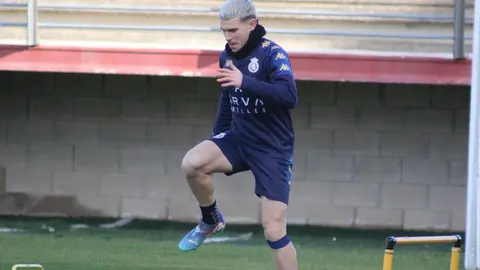 La plantilla de la Cultural y Deportiva leonesa se enfrenta este fin de semana al Barça Atlétic después de una semana de entrenamientos tras el parón navideño. Fotos: CyD Leonesa.