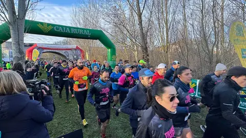 La ciudad de León ha acogido este domingo la decimotercera edición de la carrera Trascandamia, que abre el calendario deportivo del año con salida y llegada en el Puente Romano de Puente Castro y para la que se han inscrito unas 700 personas. Fotos: Campillo | Ayto León