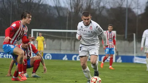 La Cultural da una lección de buen juego y golea al Lugo en una tarde brillante. El equipo de Raúl Llona muestra solvencia y buen juego y se apunta una nueva victoria lejos del estadio Reino de León. Fotos: Isaac Llamazares