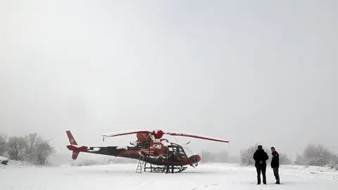 La anunciada borrasca Garoé se ha dejado sentir en las últimas horas en la provincia de León así como en la capital y el área metropolitana, trayendo consigo la primera nevada del año. Fotos: Peio García