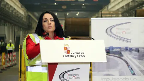 Durante su visita al Polígono de Villadangos el presidente de la Junta de Castilla y León, Alfonso Fernández Mañueco, ha remarcado que con la inversión y la apuesta de bajos precios ya se han vendido 94 parcelas en este polígono con una inversión prevista de 157 millones de euros y la generación de más de 700 empleos. Asimismo, varios proyectos se encuentran actualmente en vías de implantación, como las plataformas logísticas de Día y Lidl, o el proyecto industrial de generación de e-metanol de Reolum. Fotos: Peio García