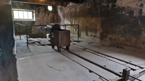 Más de 1,1 millones de personas fueron asesinadas en Auschwitz y los historiadores afirman que la mayoría, alrededor de un millón, eran judíos, pero entre las víctimas también había polacos, gitanos y prisioneros de guerra soviéticos. En las imágenes, los campos de concentración en su estado actual.