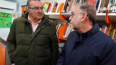 Celebración del Día del Bibliobús en León, con entrega de premios del concurso de microrrelatos. Fotos Campillo.