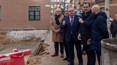 El consejero de Sanidad, Alejandro Vázquez, visita las obras de ampliación y reforma del centro de salud de Santa Marta de Tormes (Salamanca).