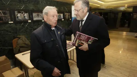 La asociación de amigos del patrimonio, Promonumenta, ha presentado este martes el último número de su revista.