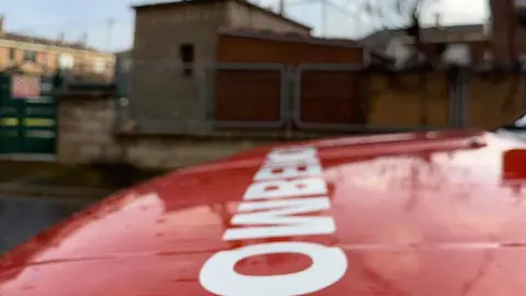 La tormenta 'Ivo' no solo ha dejado numerosas incidencias derivadas de la nieve, el viento ha sido protagonista especialmente en la ciudad con una decena de salidas de Bomberos León.