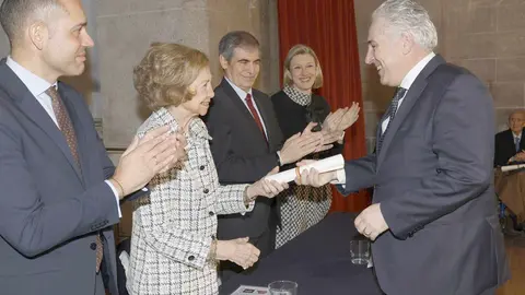 Rodriguez Andrés Rodríguez, socio fundador del estudio leonés Rodríguez Valbuena Arquitectos, recibe de manos de la Reina Sofía uno de los 'Premios Europa Nostra' y 'Premios Hispana Nostra' en la categoría de conservación de adaptación de nuevos usos.