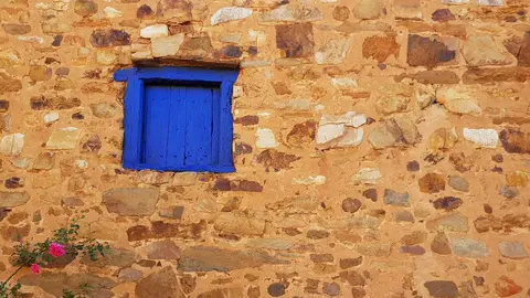 Declarado en 1980 conjunto histórico-artístico de alto valor monumental la localidad suma a su enorme valor histórico el atractivo gastronómico del cocido maragato.