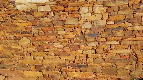 Declarado en 1980 conjunto histórico-artístico de alto valor monumental la localidad suma a su enorme valor histórico el atractivo gastronómico del cocido maragato.