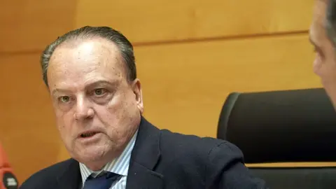 El presidente del Consejo de Cuentas de Castilla y León, Mario Amilivia, presenta en la Comisión de Economía y Hacienda de las Cortes el informe 'Fiscalización de los beneficios fiscales de la Comunidad Autónoma de Castilla y León, ejercicio 2021'. Foto: Rubén Cacho.