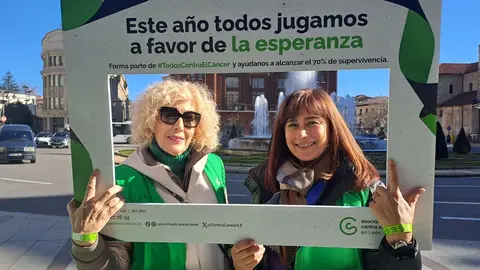 Acción en las calles de León de la AECC.