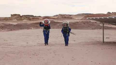 Nueve astronautas españolas, entre ellas las leonesas Jennifer García Carrizo y Laura González Llamazares, estudian en el proyecto Hypatia los efectos de una misión en Marte en las mujeres. Desde el pasado lunes viven aisladas en la estación Mars Research Desert Station del desierto de Utah.