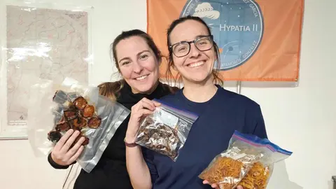 Nueve astronautas españolas, entre ellas las leonesas Jennifer García Carrizo y Laura González Llamazares, estudian en el proyecto Hypatia los efectos de una misión en Marte en las mujeres. Desde el pasado lunes viven aisladas en la estación Mars Research Desert Station del desierto de Utah.