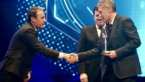 El presidente de la Junta de Castilla y León, Alfonso Fernández Mañueco, participa en la gala de entrega de los II Premios Diagnóstico 2025 de CyLTV. Fotos: Campillo