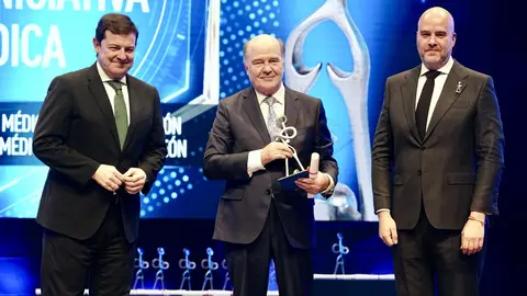 El presidente de la Junta de Castilla y León, Alfonso Fernández Mañueco, participa en la gala de entrega de los II Premios Diagnóstico 2025 de CyLTV. Fotos: Campillo